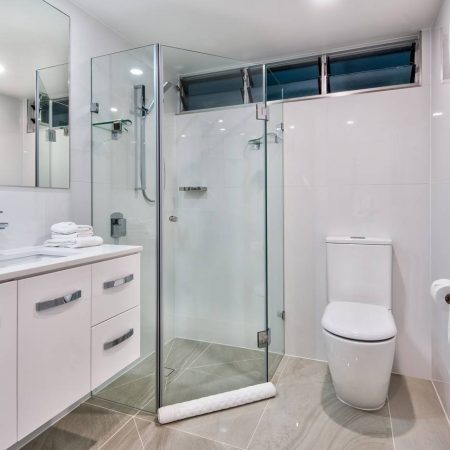 Frameless Shower Screens | Builders Discount Warehouse